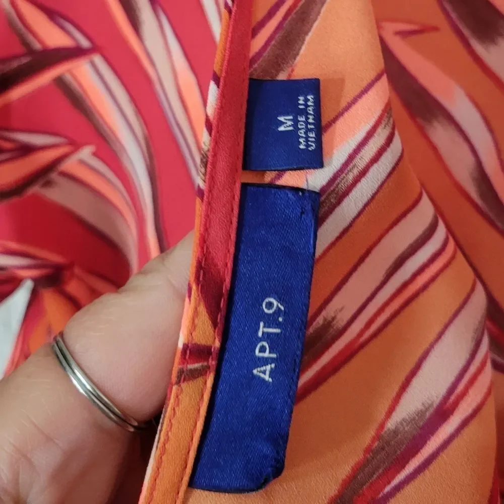 Apt 9 colorful short sleeve top